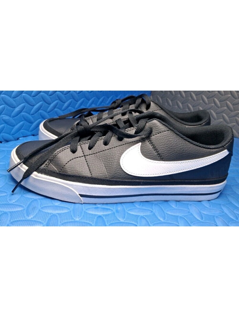 Nike Court Legacy Black/ White Leather Men's Size 10   DH3162-001